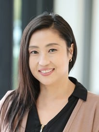 professional headshot of Cyndi Wu