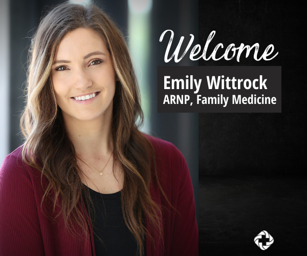 ew_600x500 Emily Wittrock smiling